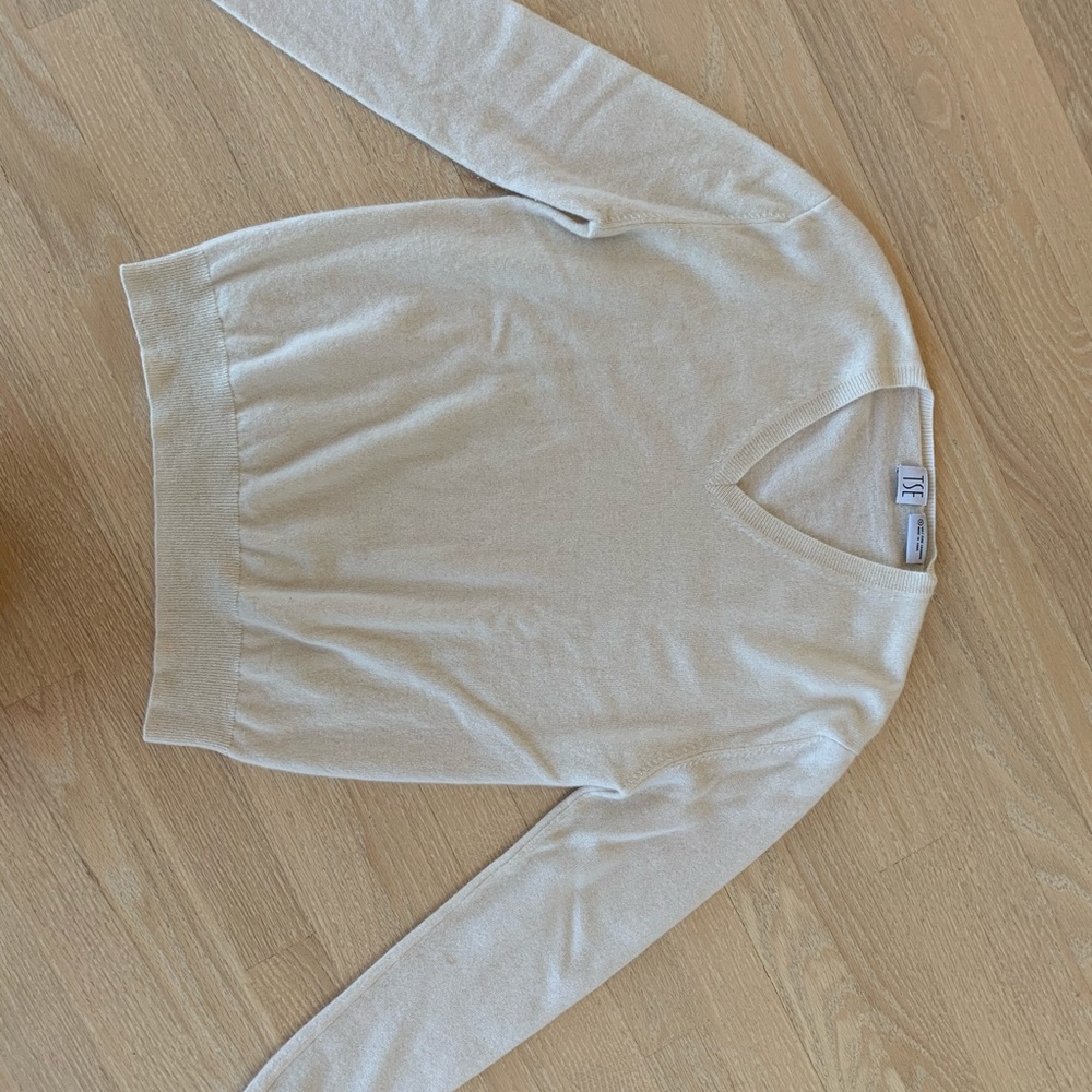 Tse 100% pure cashmere V-neck cream sweater